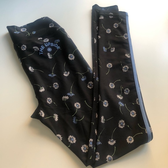 SoulCycle x The Upside Daisy Leggings - Picture 3 of 8